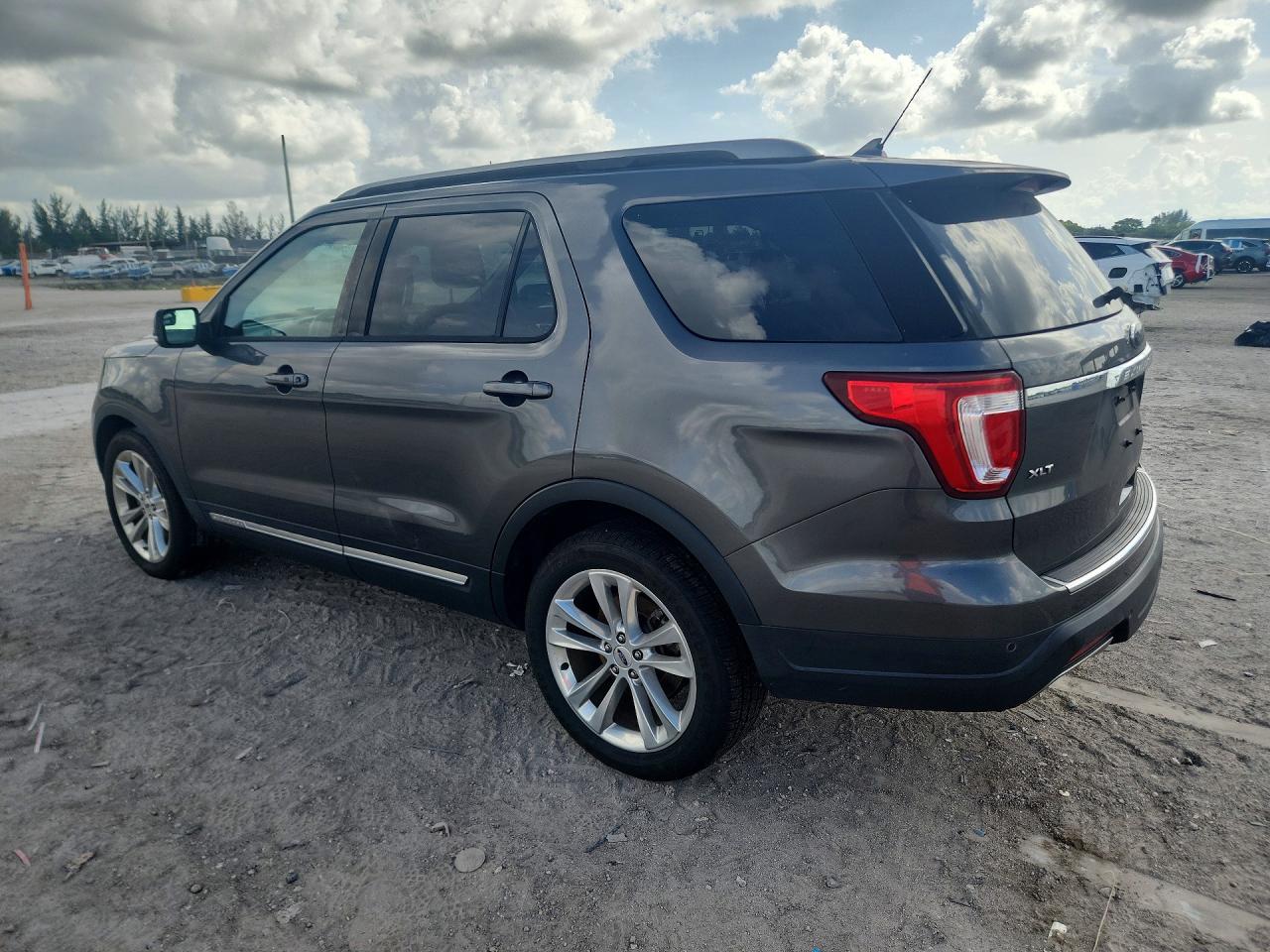 2018 FORD EXPLORER XLT — снимка 2