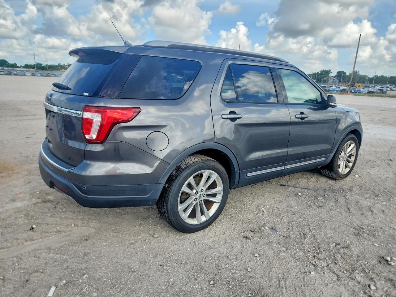 2018 FORD EXPLORER XLT — снимка 3