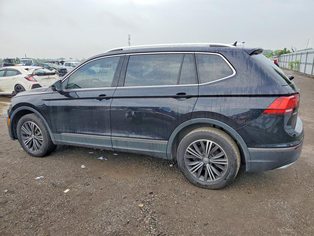 2020 VOLKSWAGEN TIGUAN SEL PREMIUM R-LINE — снимка 2