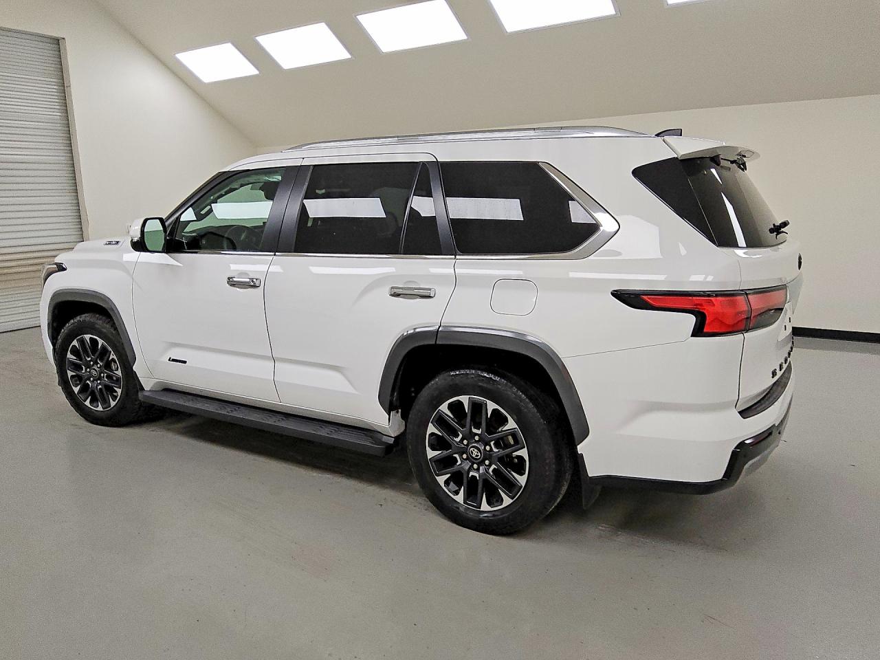 2025 TOYOTA SEQUOIA LIMITED — снимка 2