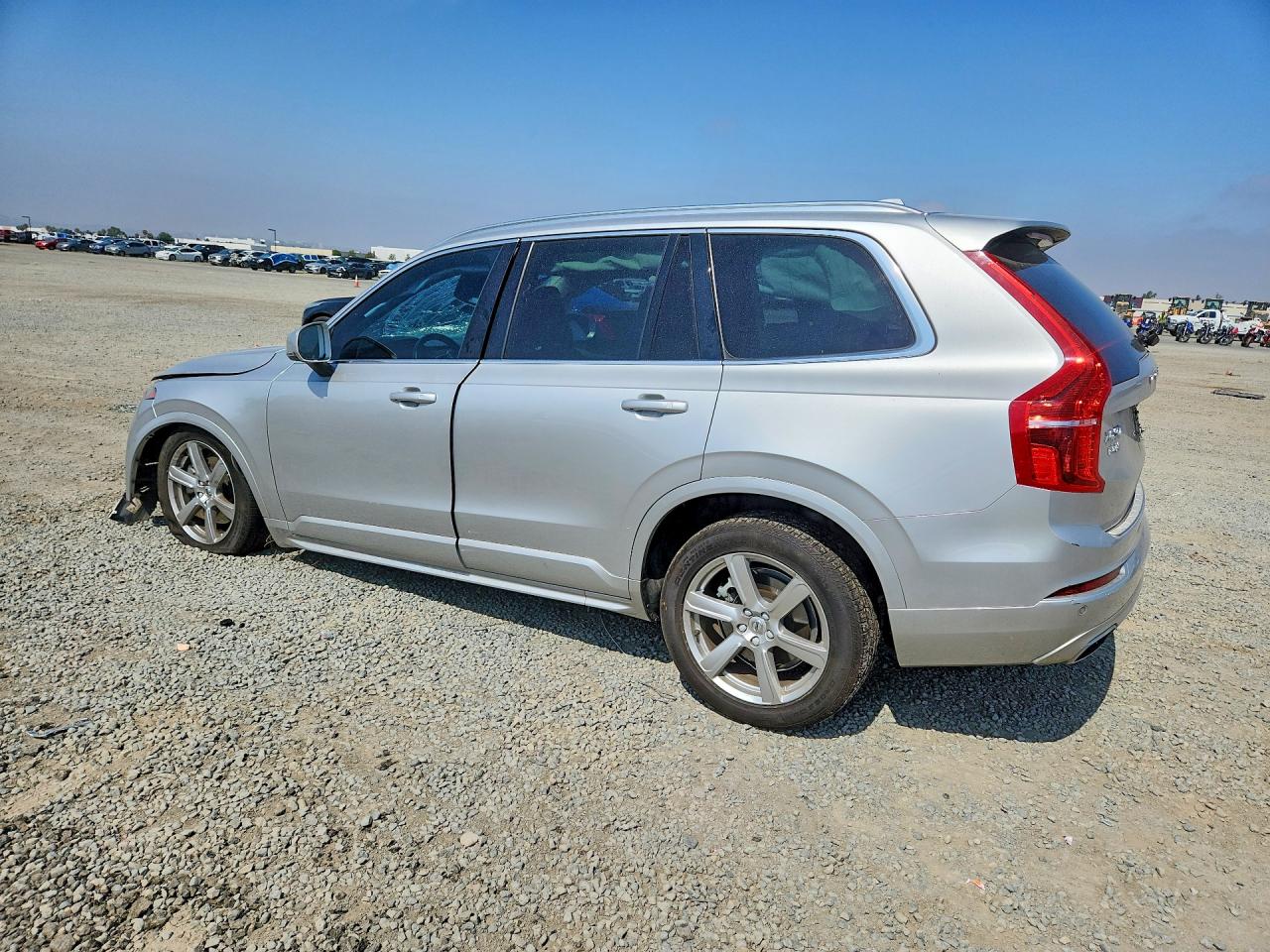 2021 VOLVO XC90 T5 MOMENTUM — снимка 2