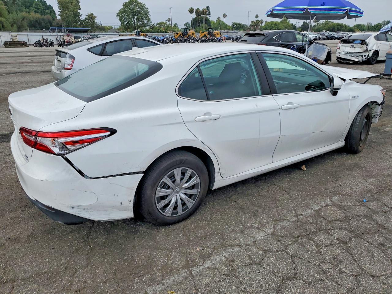 2020 TOYOTA CAMRY LE — снимка 3