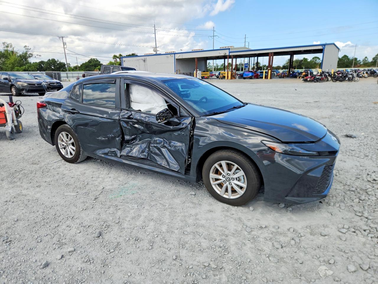 2026 TOYOTA CAMRY LE — снимка 4