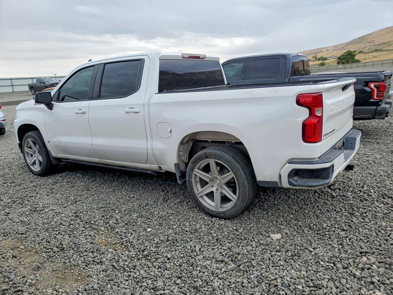 2020 CHEVROLET SILVERADO K1500 RST — снимка 2