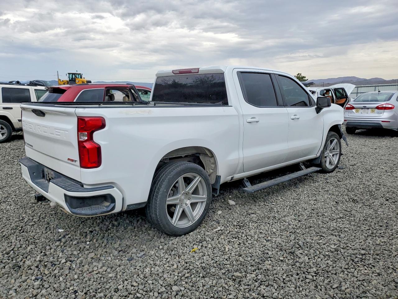 2020 CHEVROLET SILVERADO K1500 RST — снимка 3