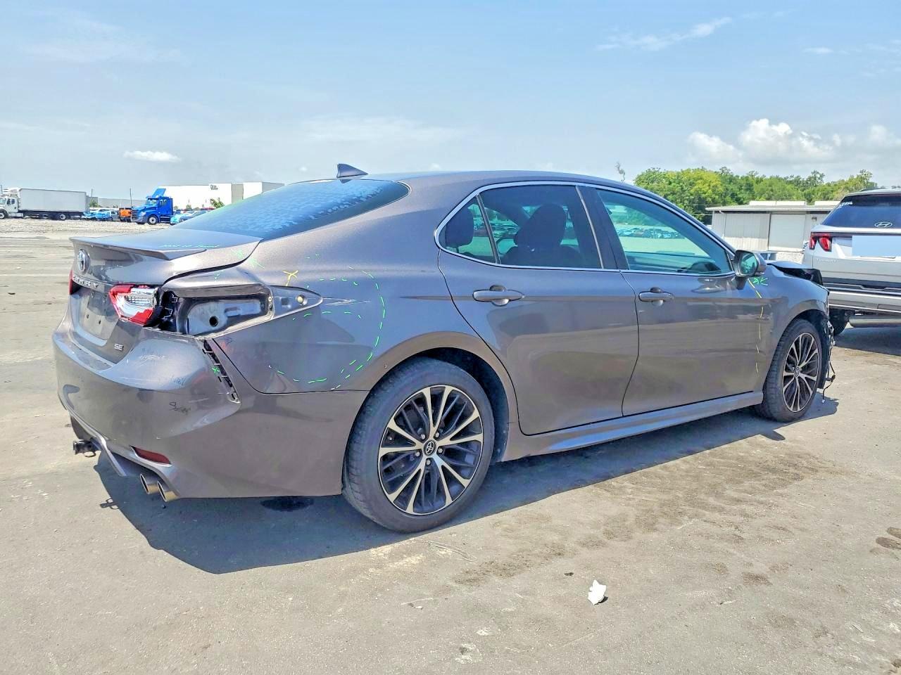 2020 TOYOTA CAMRY SE — снимка 4