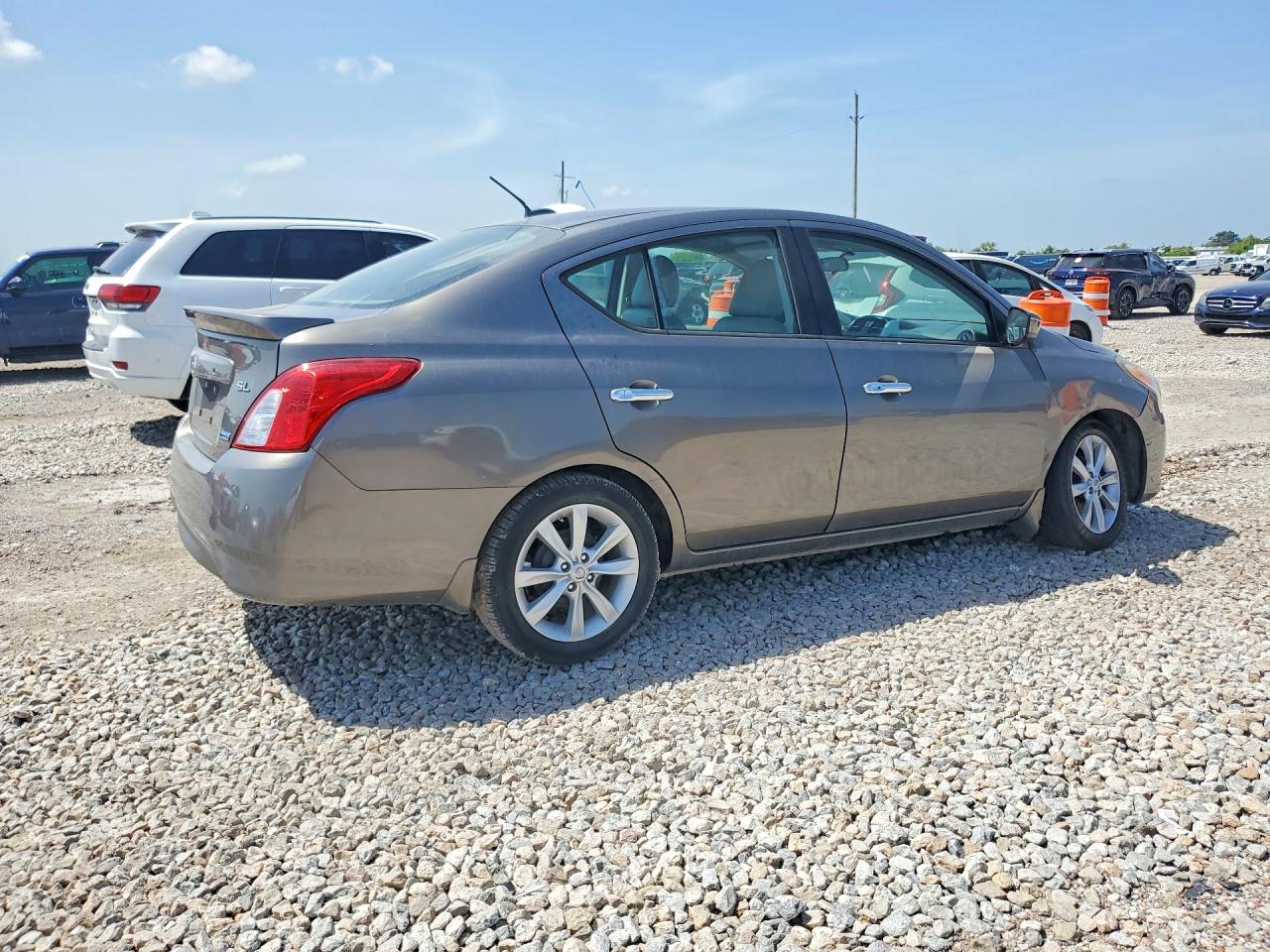 2016 NISSAN VERSA 1.6 SL — снимка 3