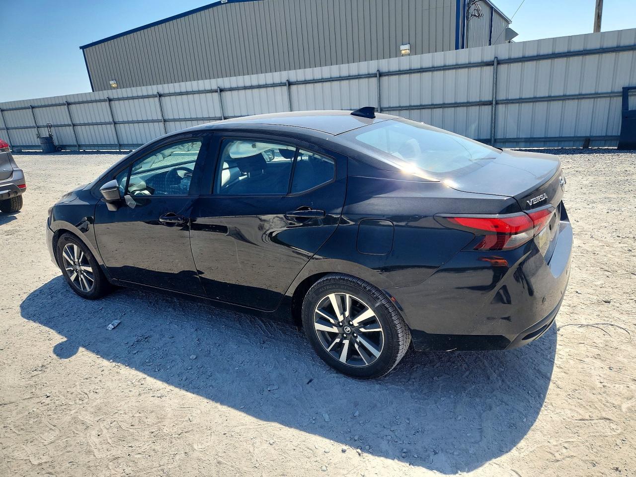 2021 NISSAN VERSA SV — снимка 2
