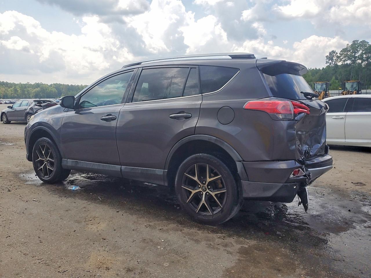 2016 TOYOTA RAV4 SE — снимка 2