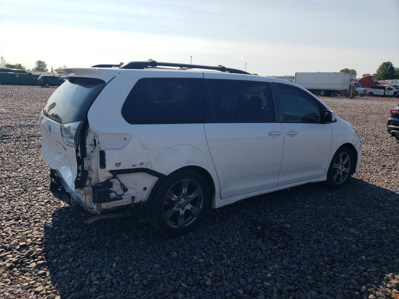 2017 TOYOTA SIENNA SE — снимка 3