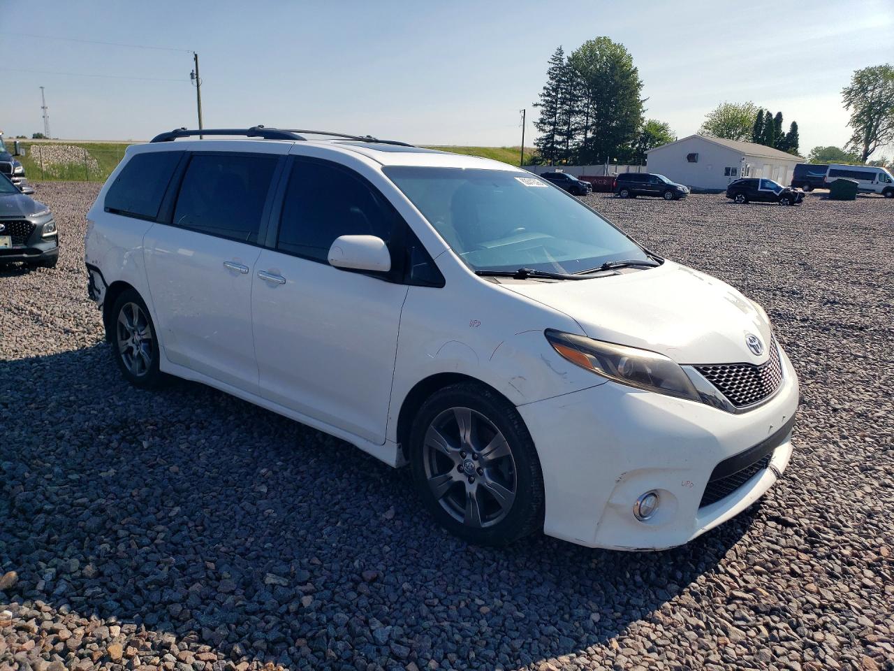 2017 TOYOTA SIENNA SE — снимка 4