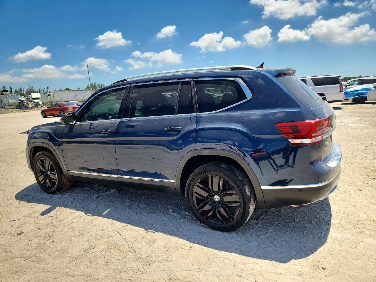 2018 VOLKSWAGEN ATLAS SEL PREMIUM — снимка 2