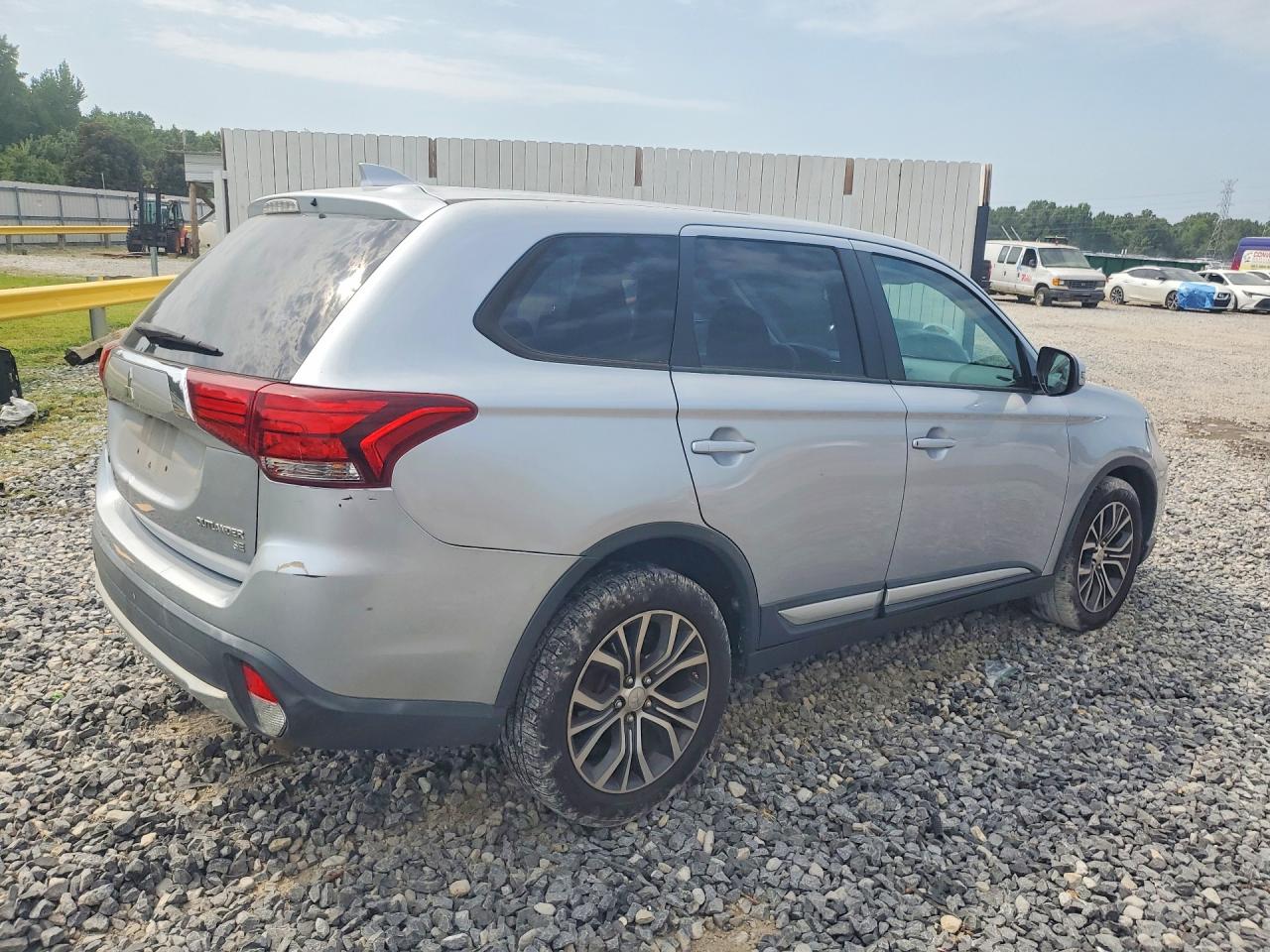 2017 MITSUBISHI OUTLANDER SE — снимка 3
