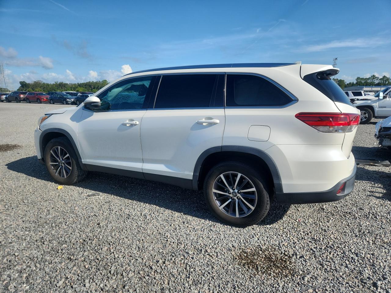 2019 TOYOTA HIGHLANDER XLE — снимка 2