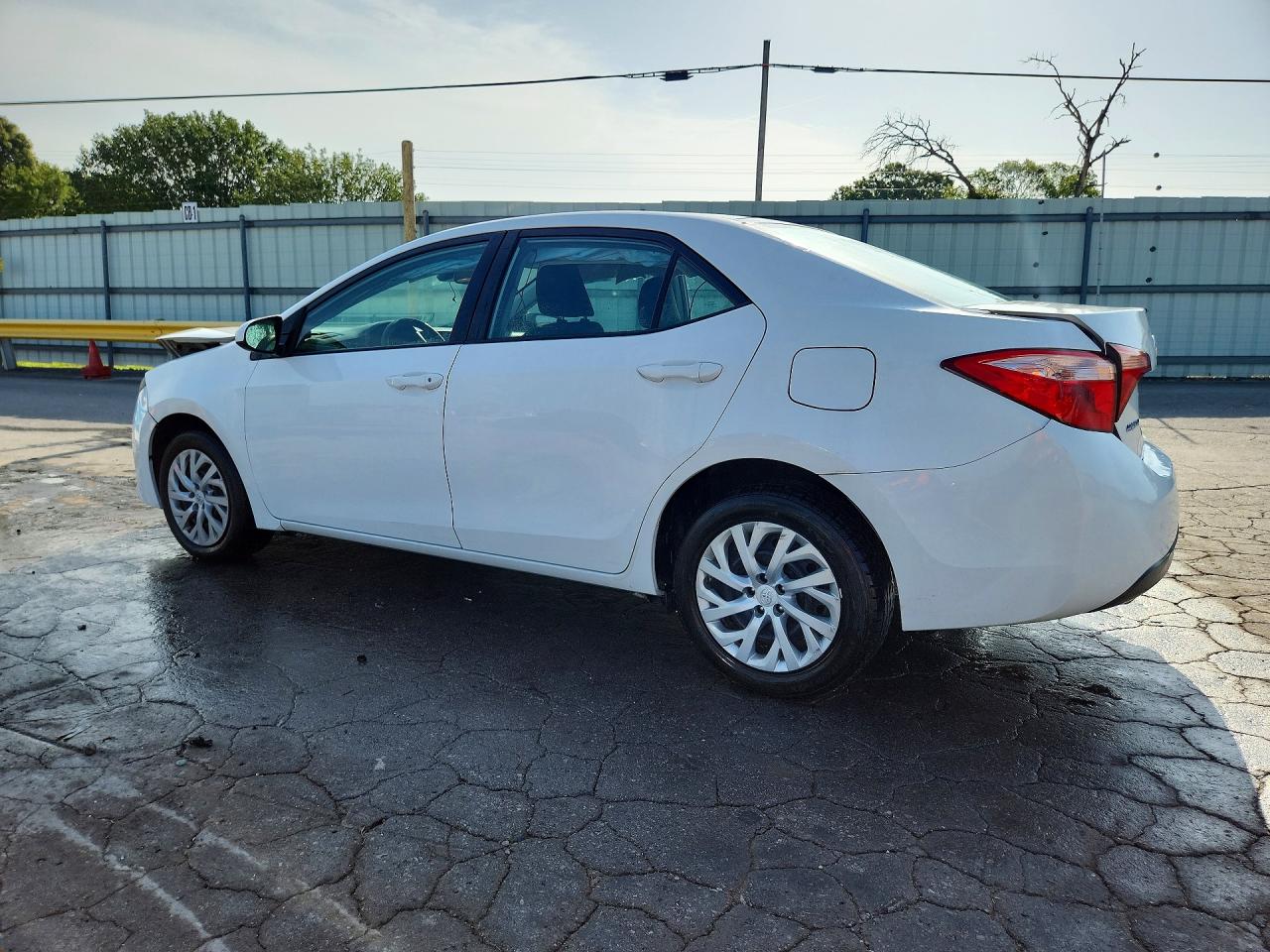 2019 TOYOTA COROLLA LE — снимка 2