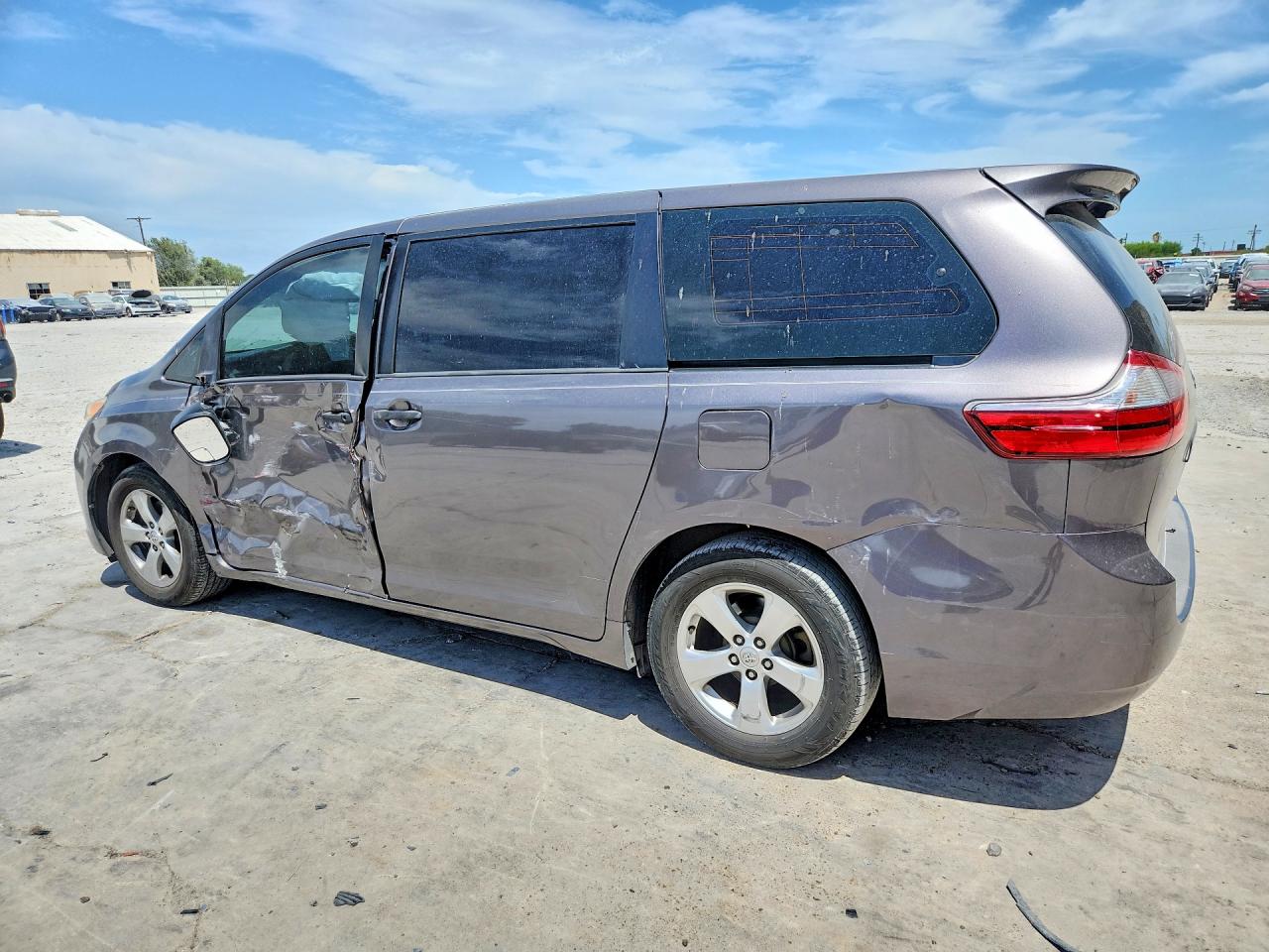 2015 TOYOTA SIENNA L 7-PASSENGER — снимка 2