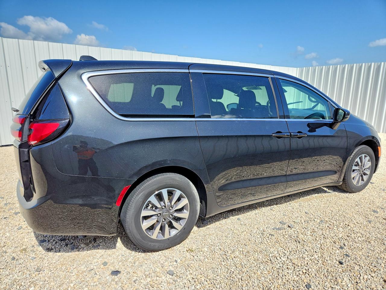 2023 CHRYSLER PACIFICA HYBRID TOURING L — снимка 3