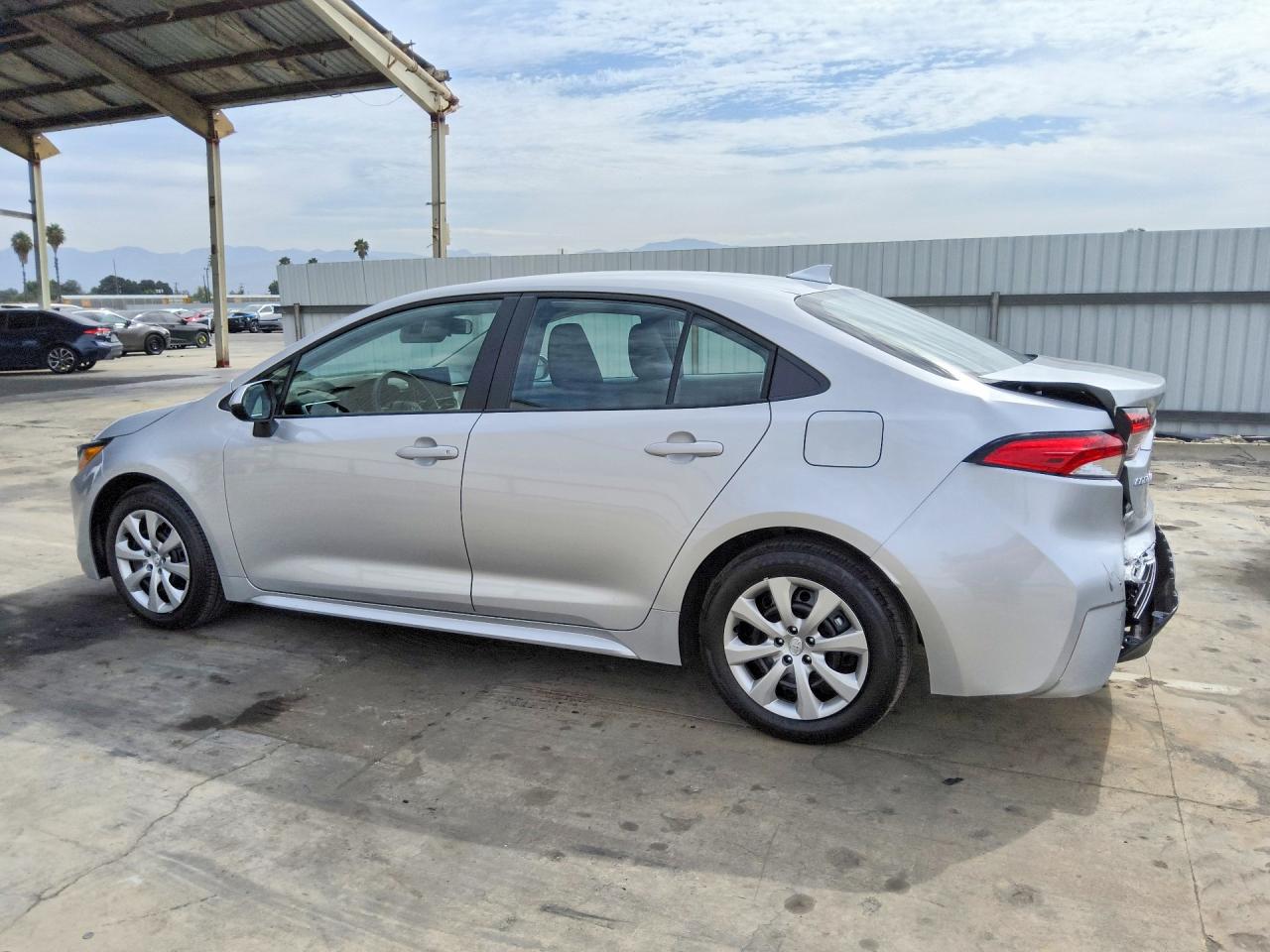 2026 TOYOTA COROLLA LE — снимка 2