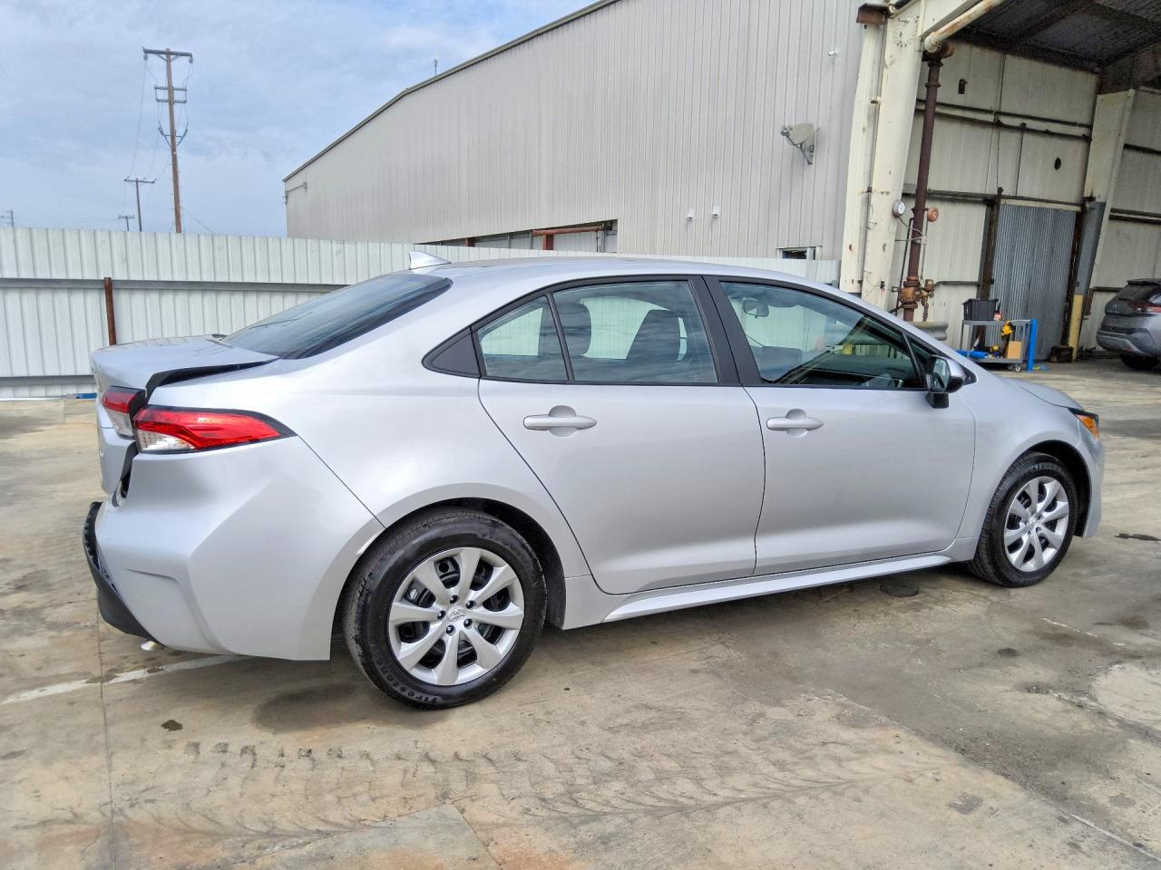2026 TOYOTA COROLLA LE — снимка 3