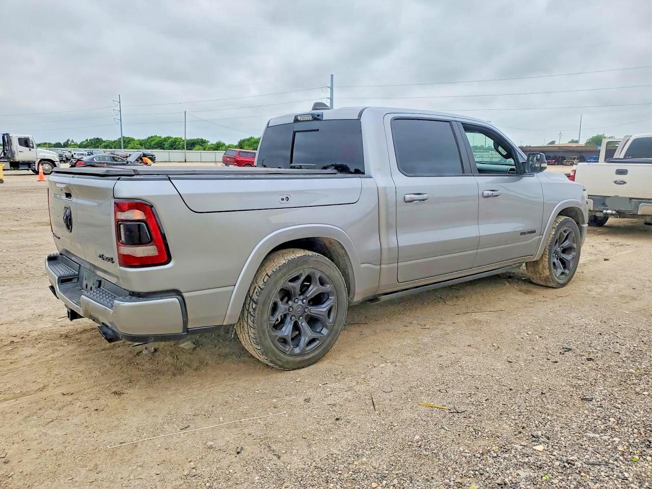 2021 RAM 1500 LIMITED — снимка 3
