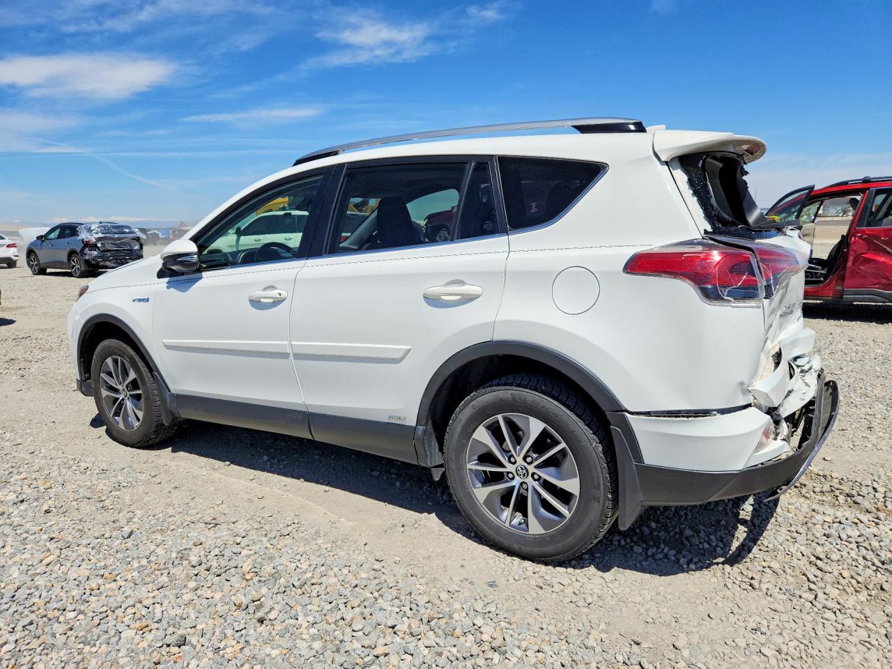 2017 TOYOTA RAV4 HYBRID XLE — снимка 2