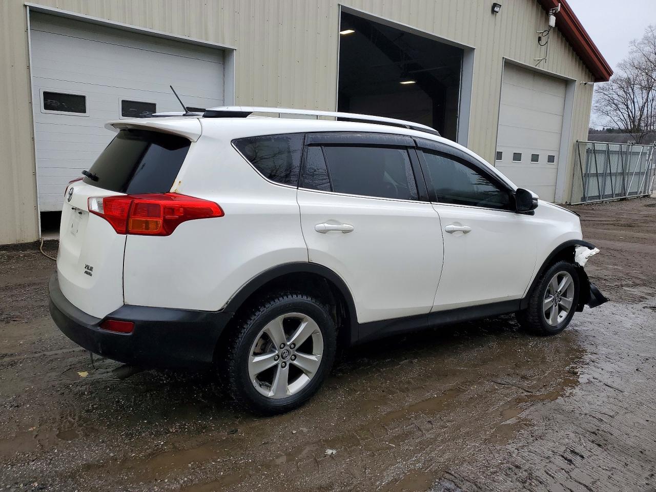 2015 TOYOTA RAV4 XLE — снимка 3