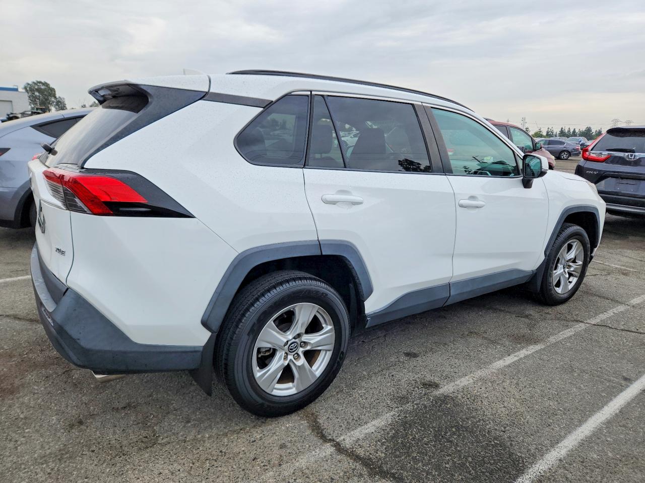 2020 TOYOTA RAV4 XLE — снимка 3