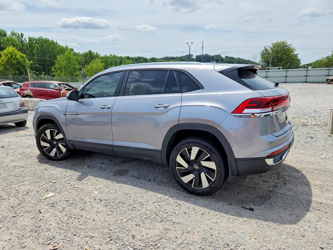2024 VOLKSWAGEN ATLAS CROSS SPORT SE — снимка 2