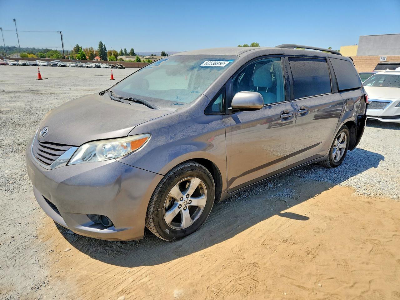 2017 TOYOTA SIENNA LE