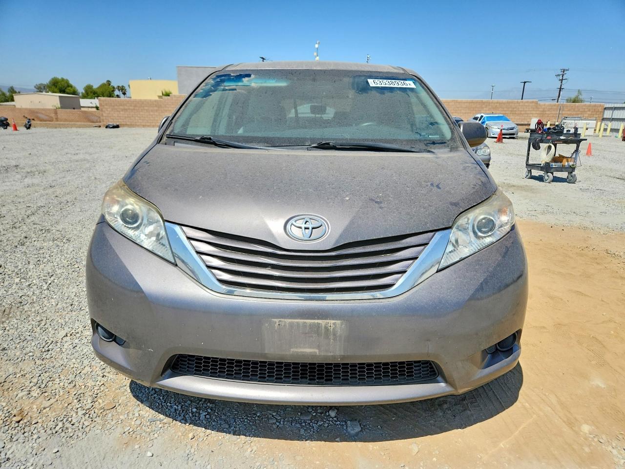 2017 TOYOTA SIENNA LE — снимка 5