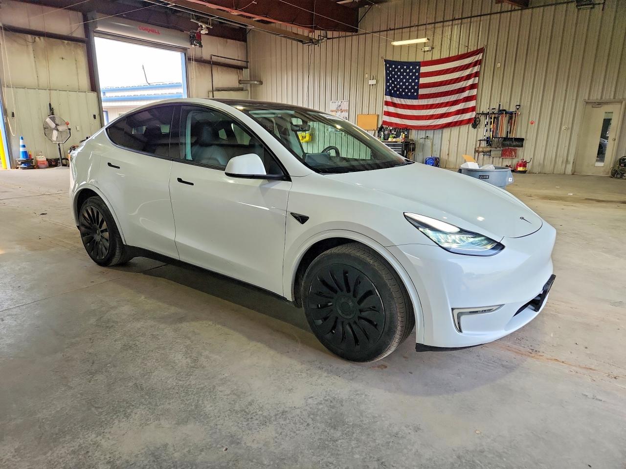 2023 TESLA MODEL Y — снимка 4