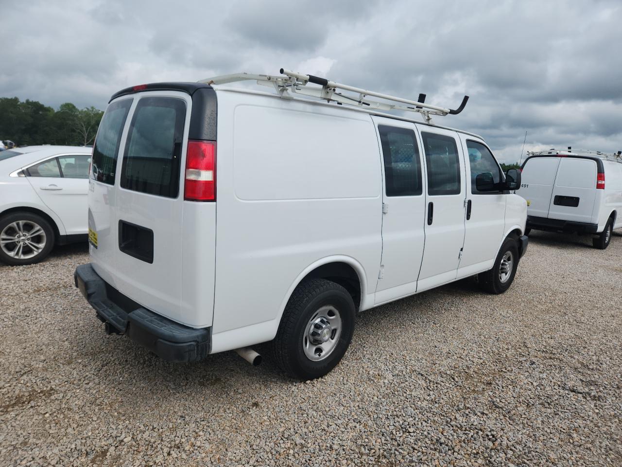 2020 CHEVROLET EXPRESS G2500 — снимка 3