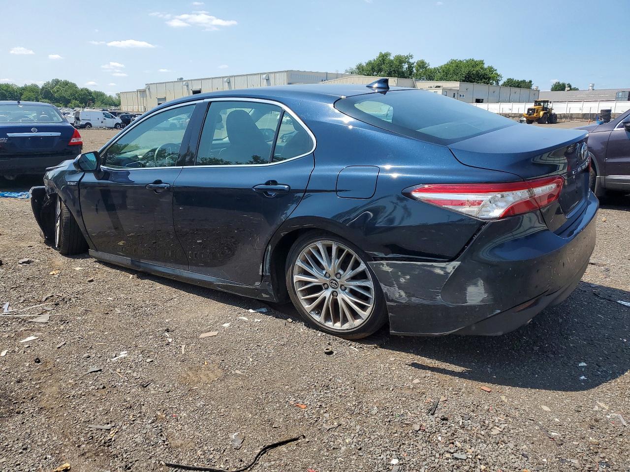 2018 TOYOTA CAMRY HYBRID XLE — снимка 2