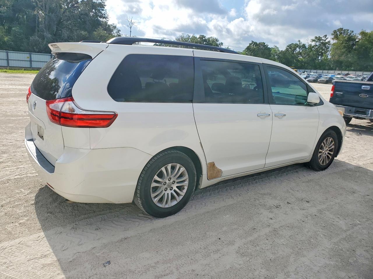 2015 TOYOTA SIENNA XLE 8-PASSENGER — снимка 3