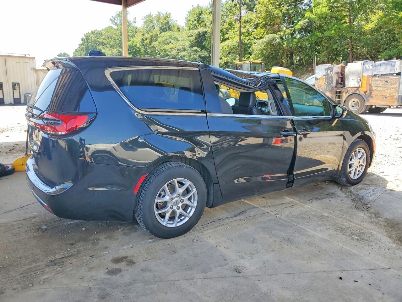 2023 CHRYSLER PACIFICA TOURING L — снимка 3