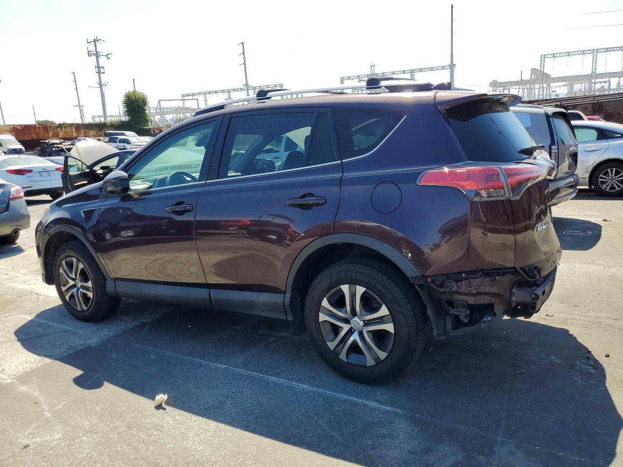 2018 TOYOTA RAV4 LE — снимка 2