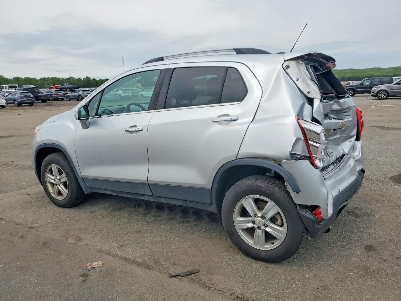 2019 CHEVROLET TRAX 1LT — снимка 2
