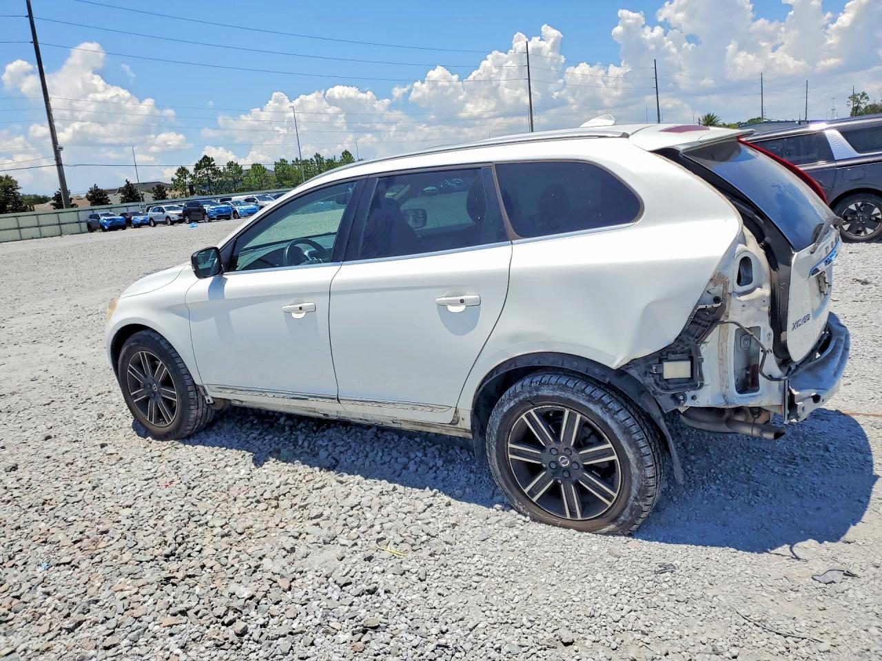 2017 VOLVO XC60 T5 DYNAMIC — снимка 2