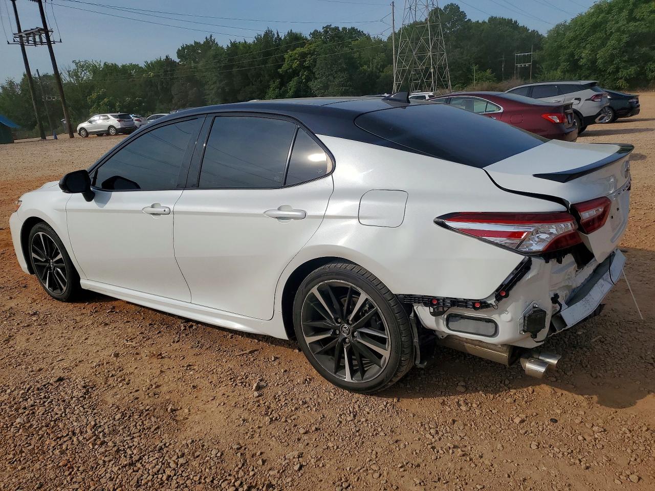 2020 TOYOTA CAMRY XSE — снимка 2