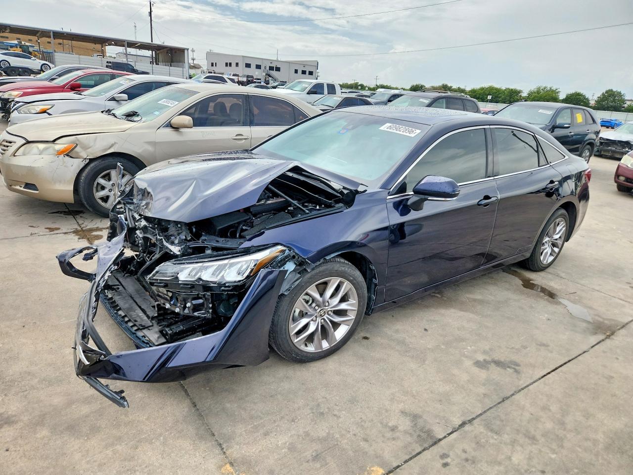 2021 TOYOTA AVALON XLE