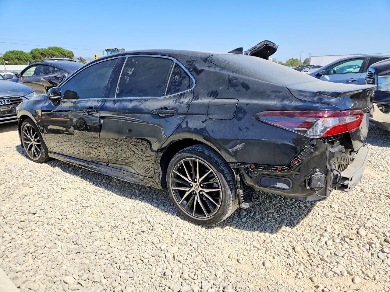 2024 TOYOTA CAMRY SE — снимка 2