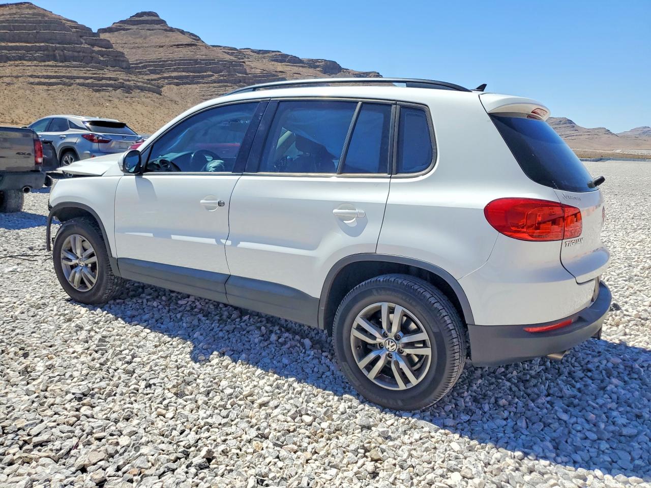 2017 VOLKSWAGEN TIGUAN S — снимка 2