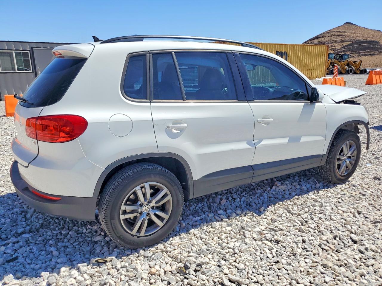 2017 VOLKSWAGEN TIGUAN S — снимка 3