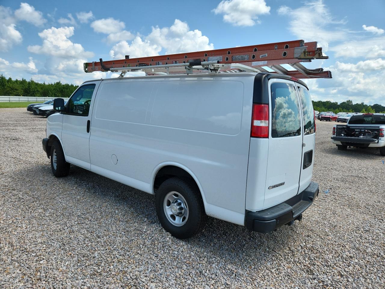 2020 CHEVROLET EXPRESS G2500 — снимка 2