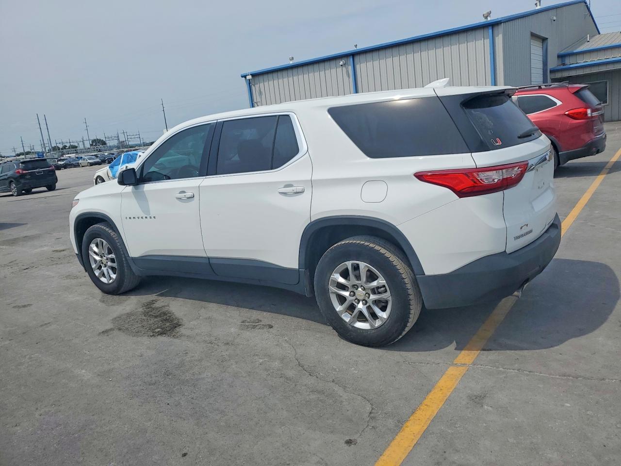 2019 CHEVROLET TRAVERSE LS — снимка 2