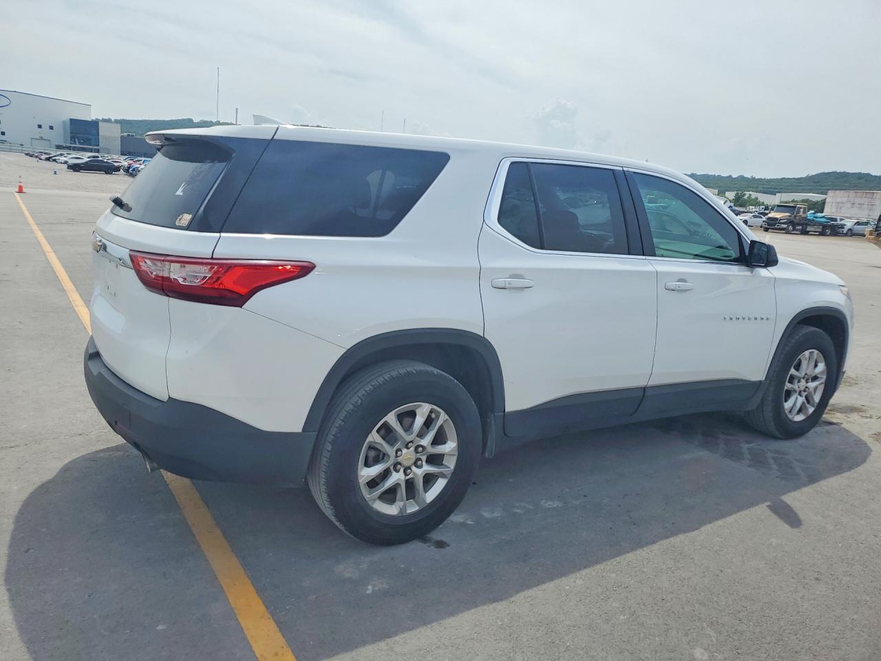 2019 CHEVROLET TRAVERSE LS — снимка 3