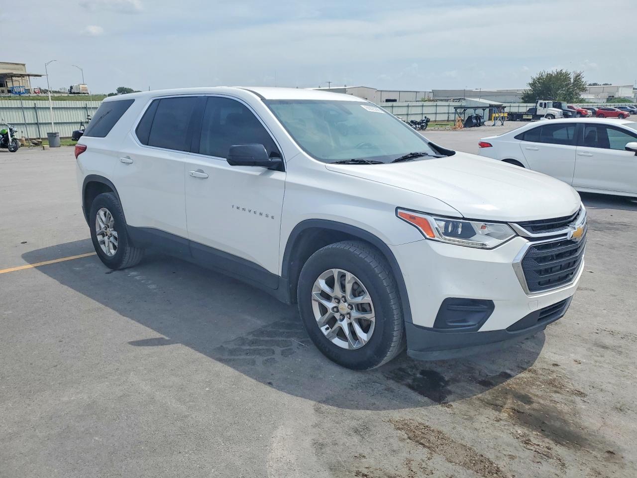2019 CHEVROLET TRAVERSE LS — снимка 4