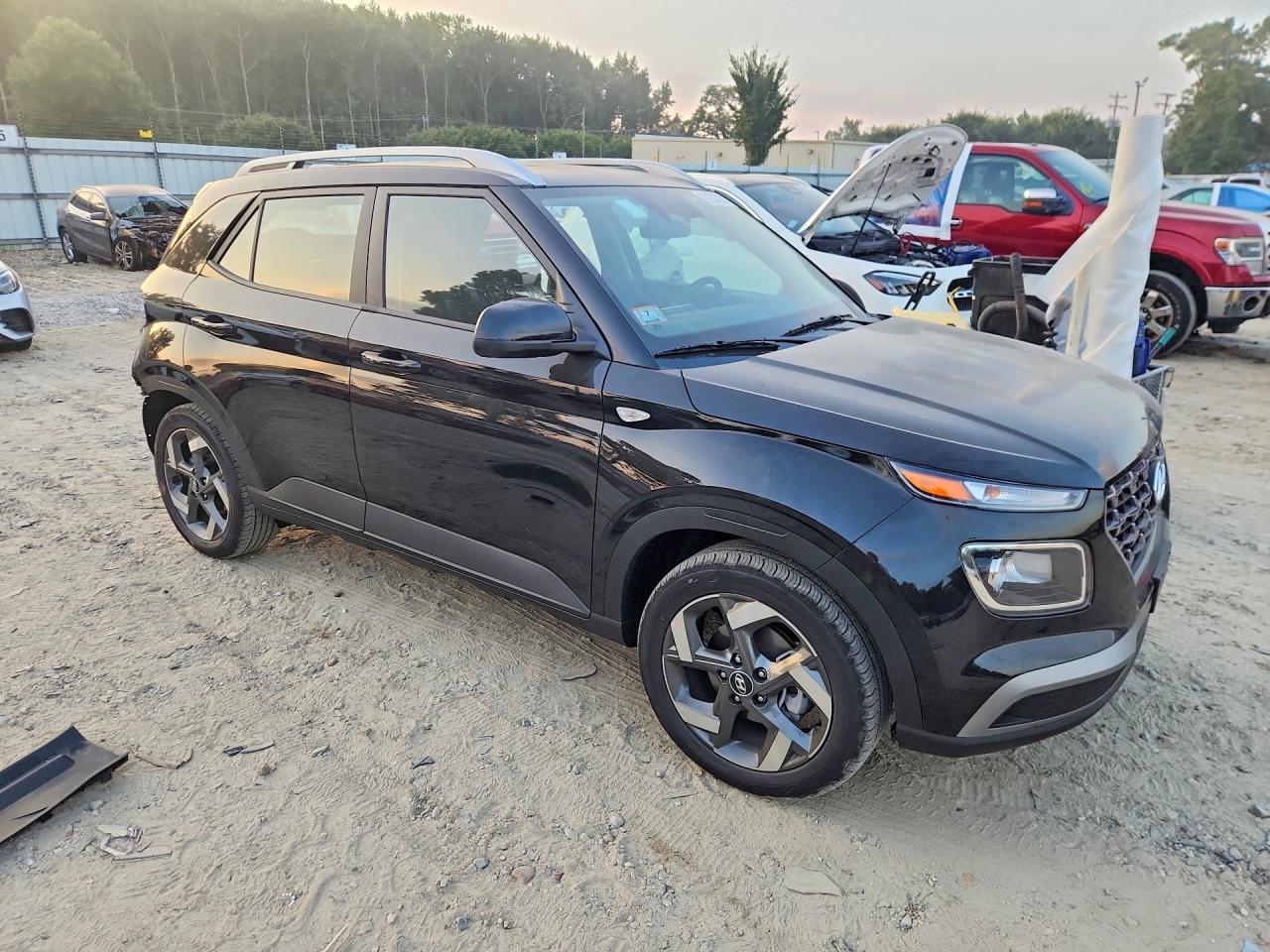 2026 HYUNDAI VENUE SEL — photo 4