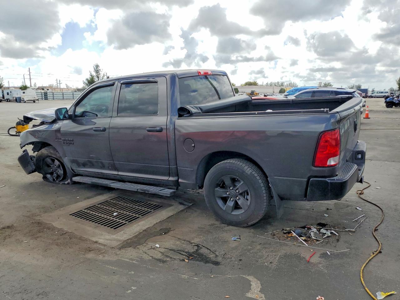 2023 RAM 1500 CLASSIC TRADESMAN — снимка 2