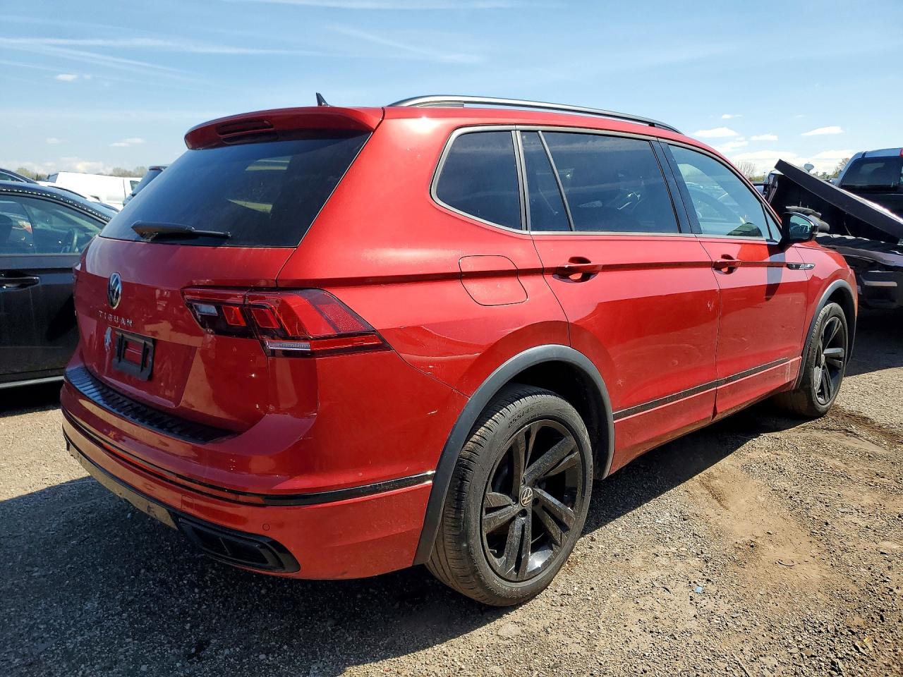 2024 VOLKSWAGEN TIGUAN SE R-LINE BLACK — снимка 3